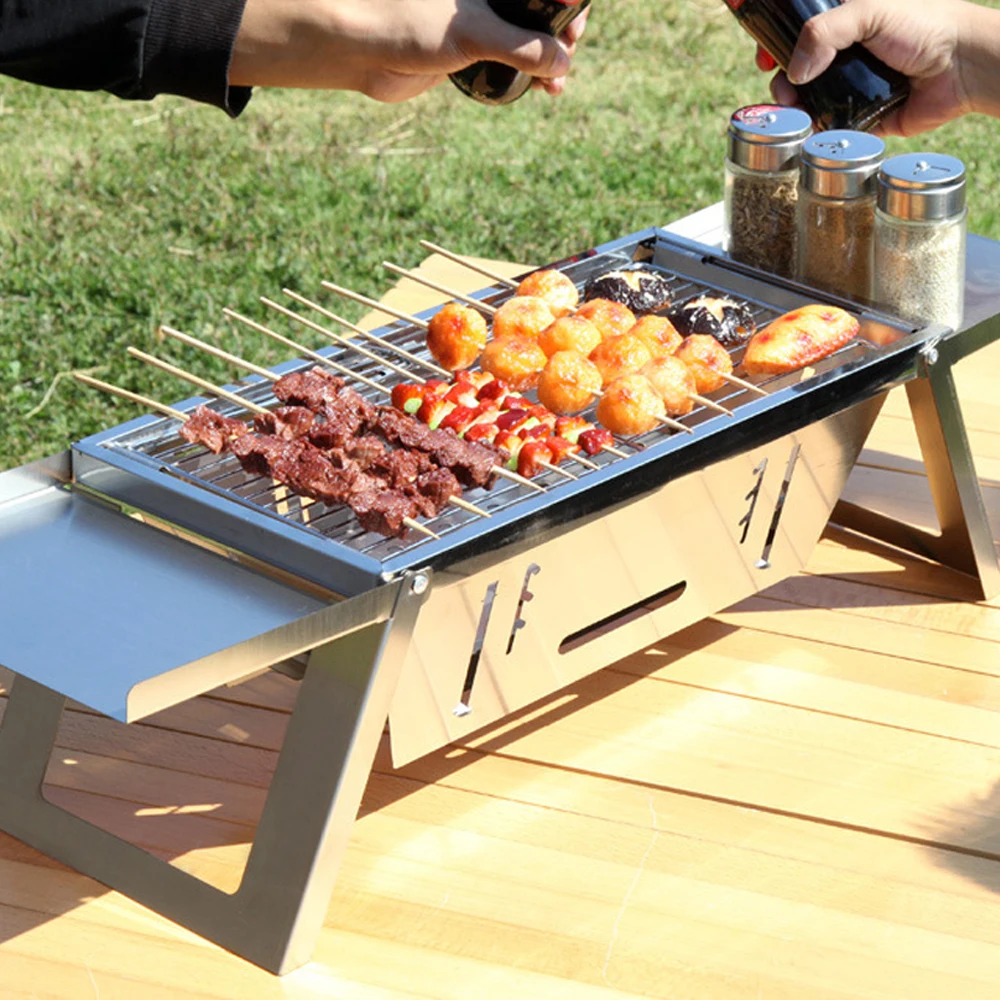 cooking with partable and foldable barbecue grill